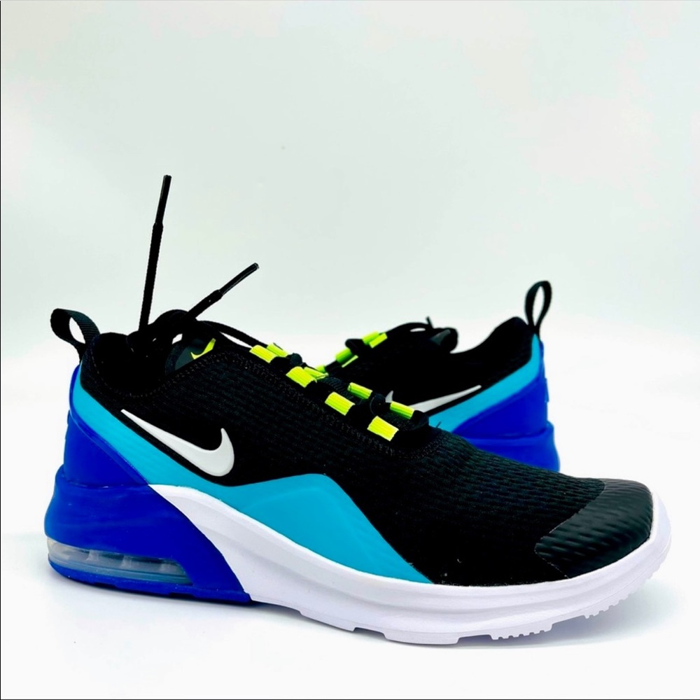 NIKE AIR MAX MOTION 2 Blue / Black / White